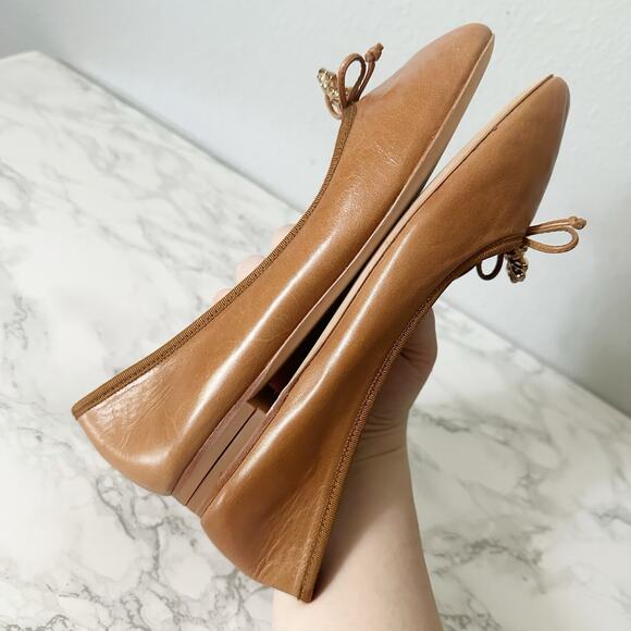 Tory Burch Tan Leather Goldtone Charm Ballet Flats women’s size 8.5 - Picture 8 of 12